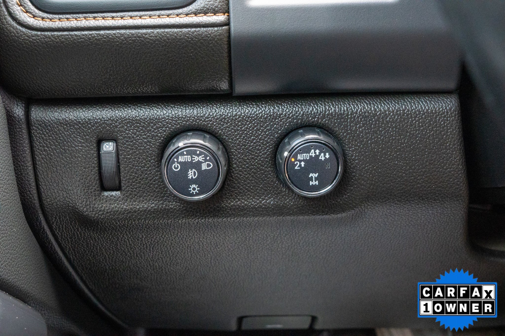 Used 2021 Satin Steel Metallic GMC 4WD AT4 w/Leather image 28