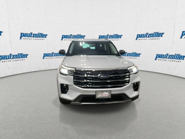 Used 2026 Star White Ford Active image 4
