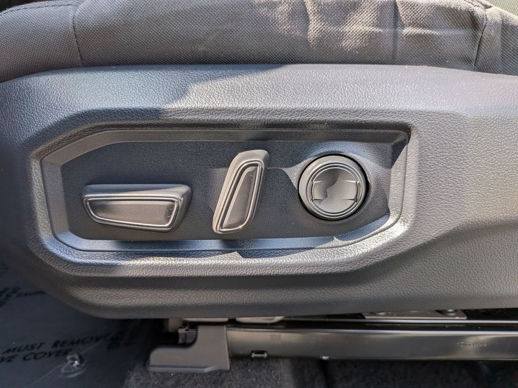 2025 Toyota Tundra SR5 - Photo 15