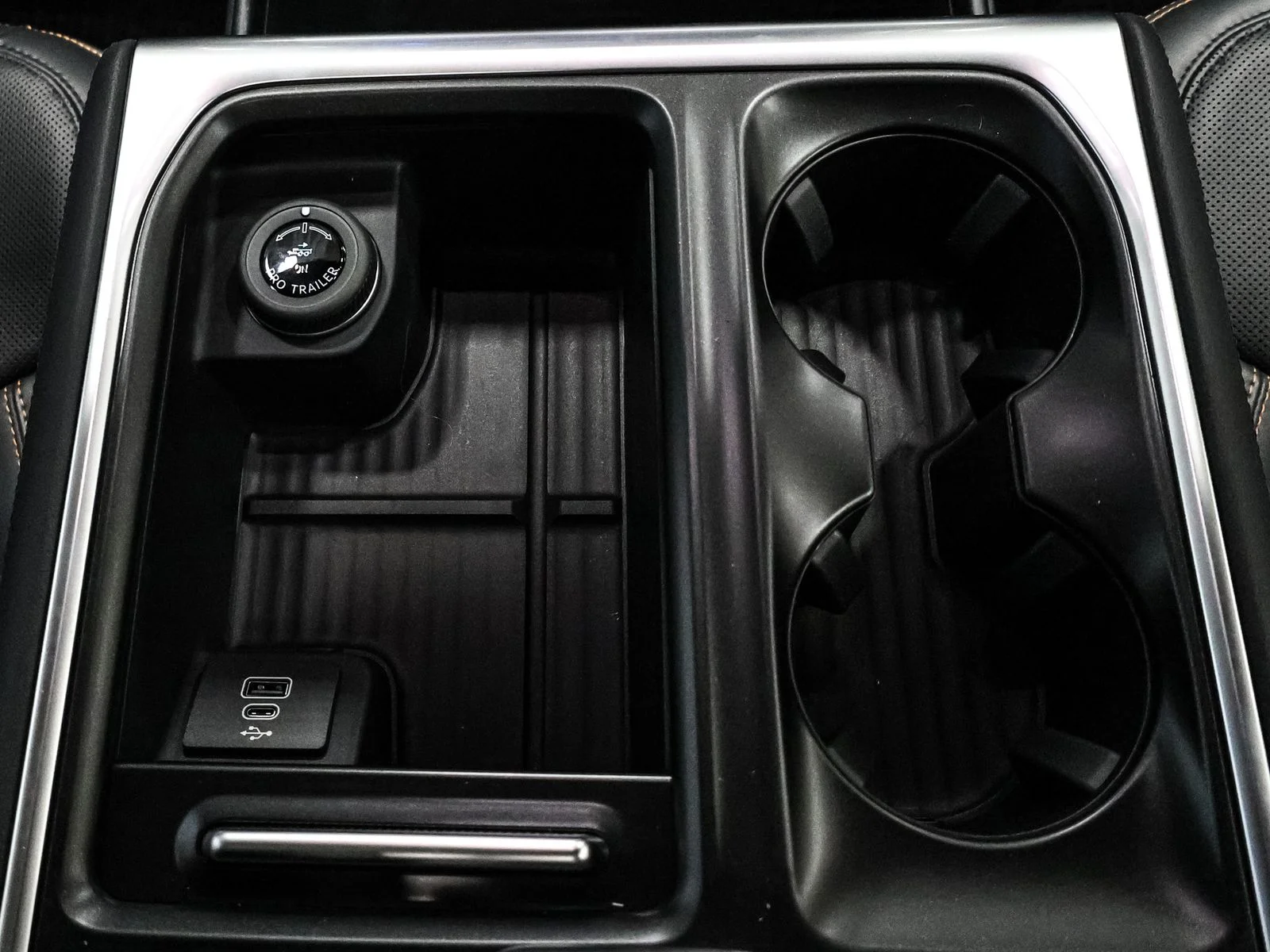 New 2026 Agate Black Metallic Ford Tremor® image 33