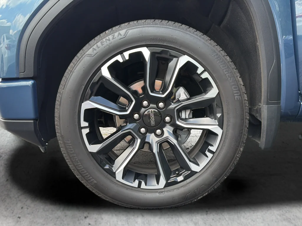 Used 2024 Blue GMC Elevation image 9