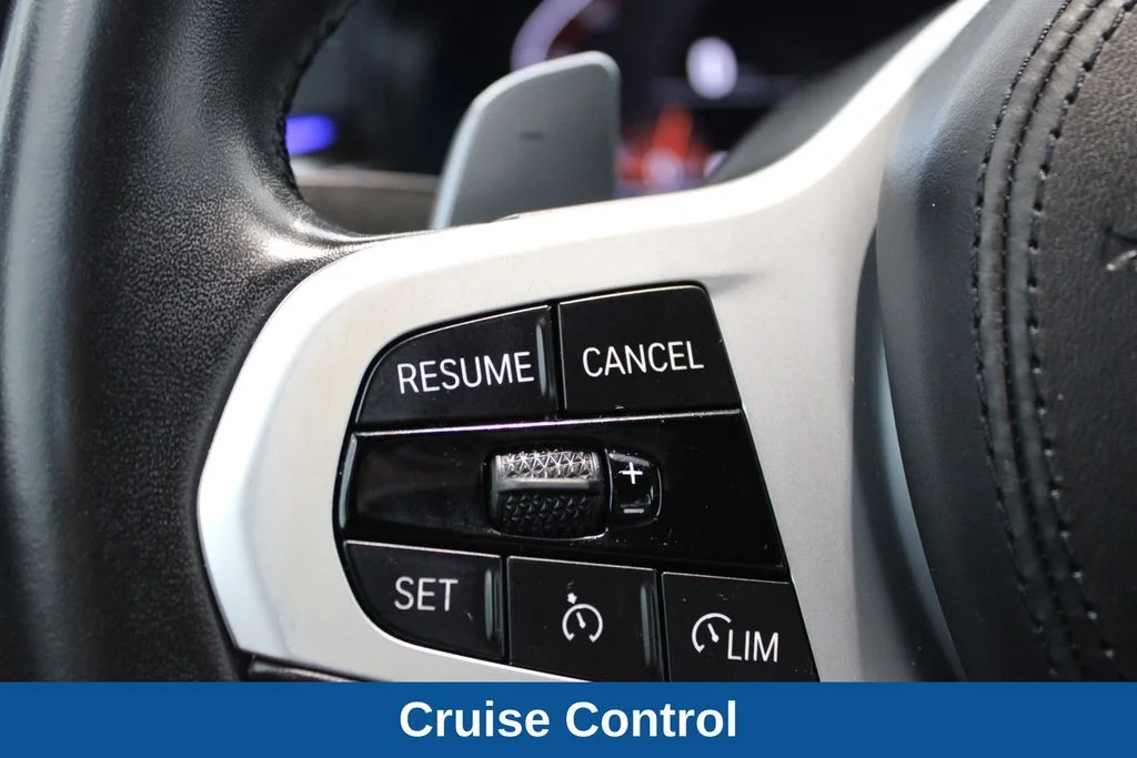 Used 2021 Black Sapphire Metallic BMW 530i image 19