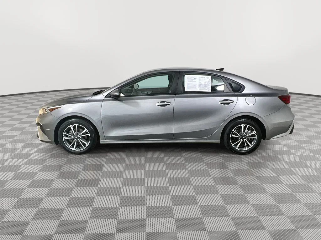 Used 2024 Gray Kia LXS image 5