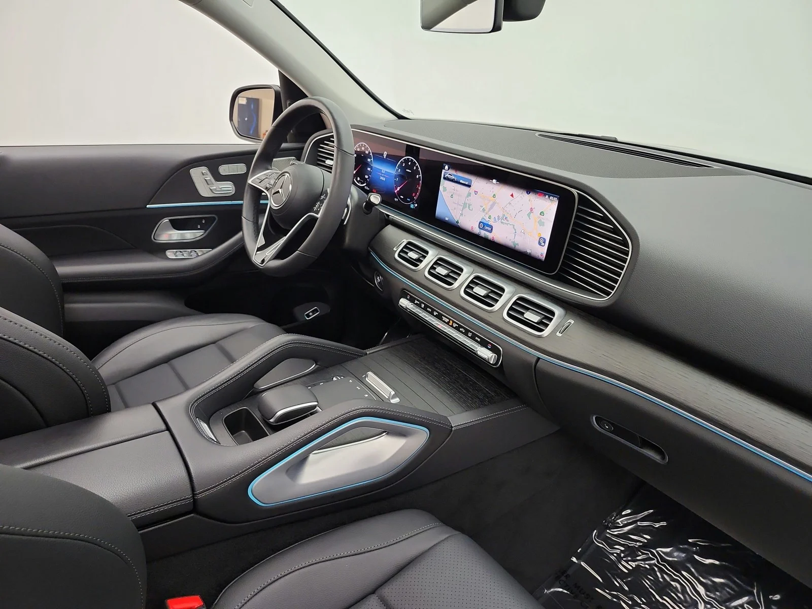 Certified Used 2024 Black Mercedes-Benz GLE 350 4MATIC® SUV image 18