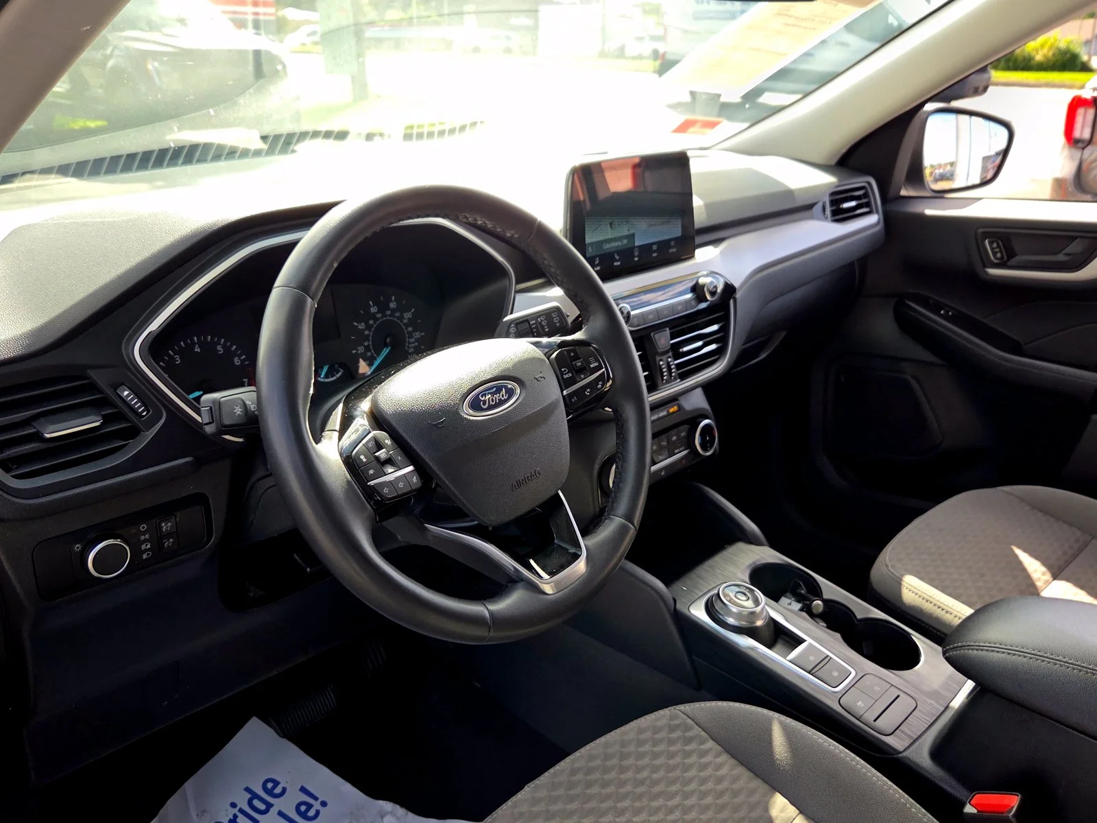 Used 2022 Oxford White Ford SE image 12
