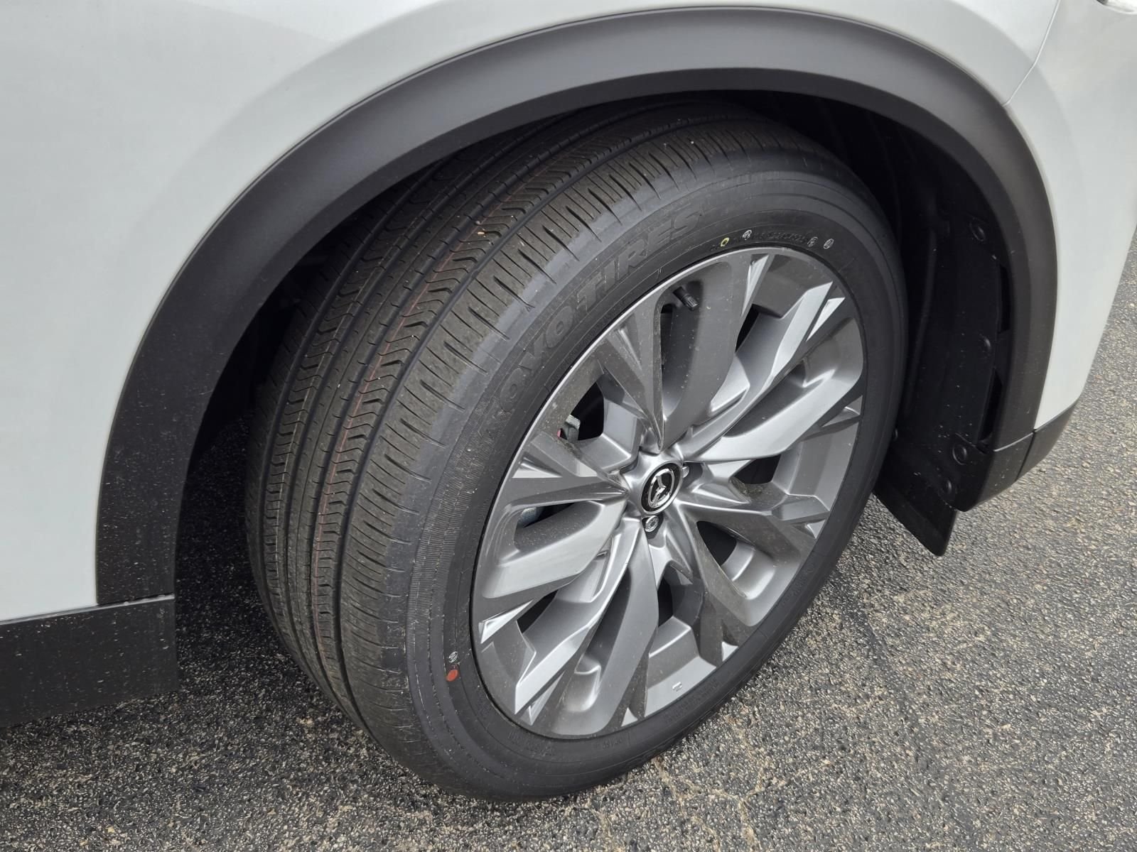 View vehicle photo 5