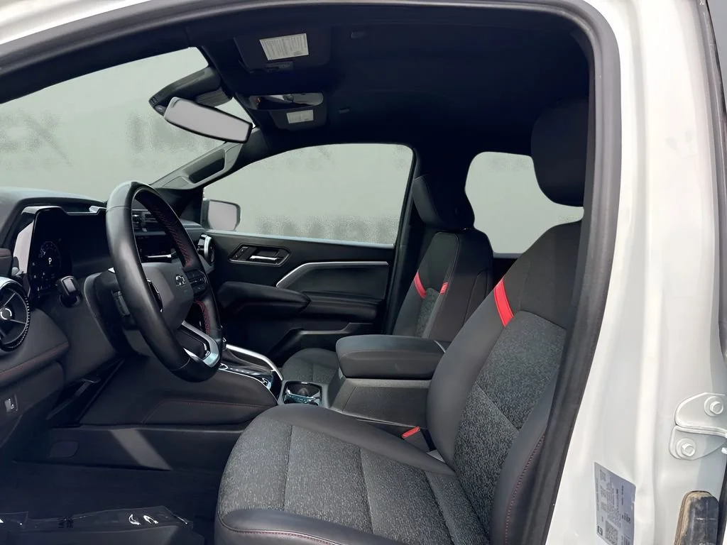 Used 2025 Summit White Chevrolet Z71 image 9