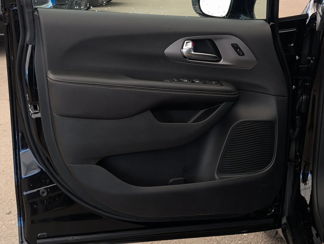 New 2027 Black Chrysler Select - - AWD - Customer Preferred Pkg 27L - Safety Sphere - Full Sunroof & More! image 12