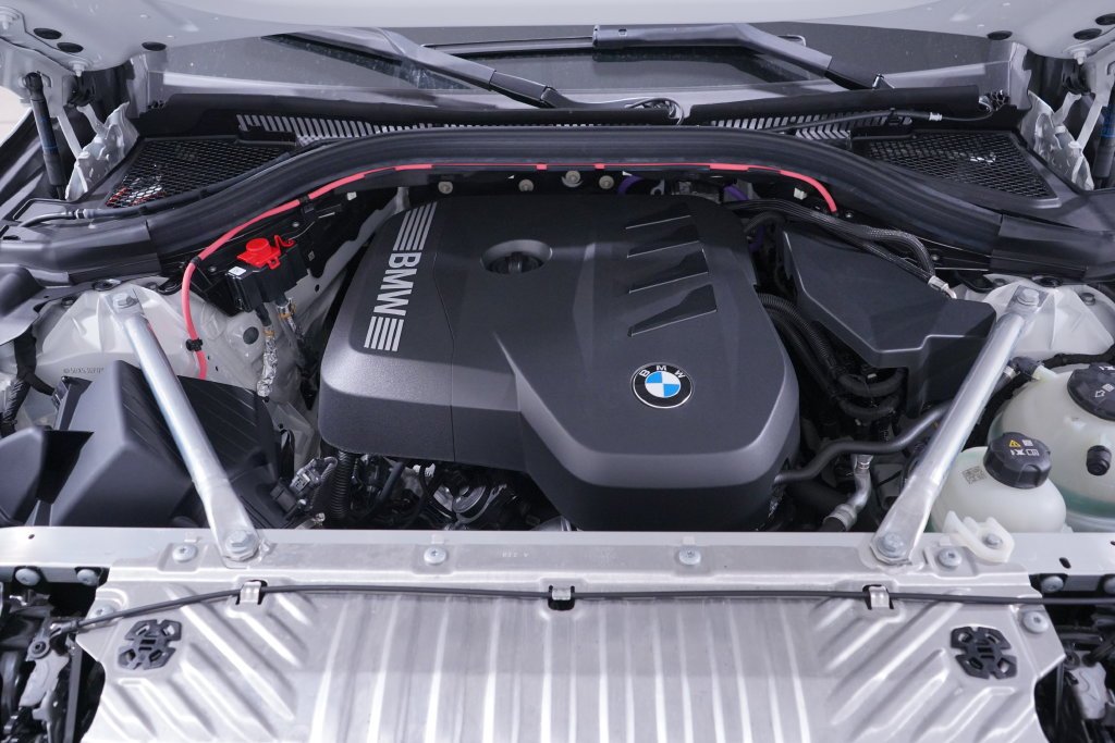 Used 2026 Alpine White BMW 30 xDrive image 25