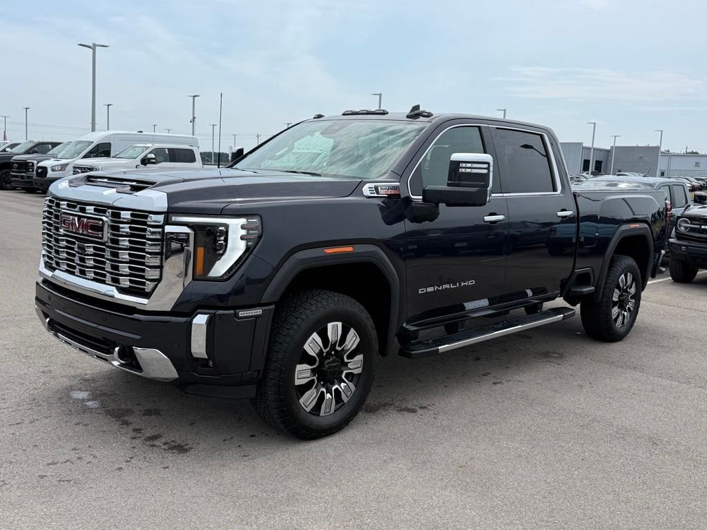 Used 2025 Silver GMC Denali image 23