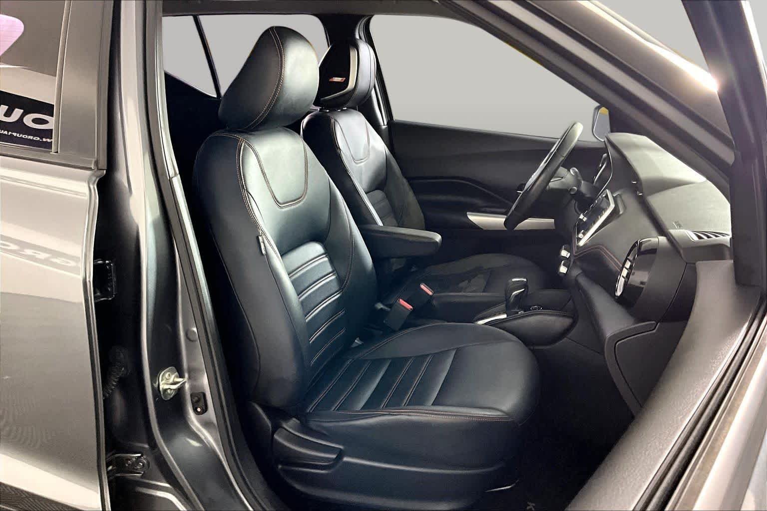 Used 2019 Gun Metallic Nissan SR image 9