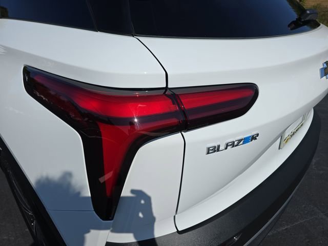 2025 Chevrolet Blazer EV LT - Photo 37