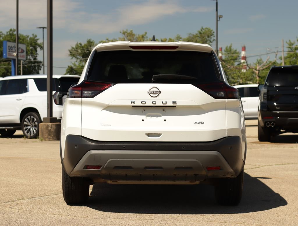 Used 2023 White Nissan S Intelligent AWD image 6