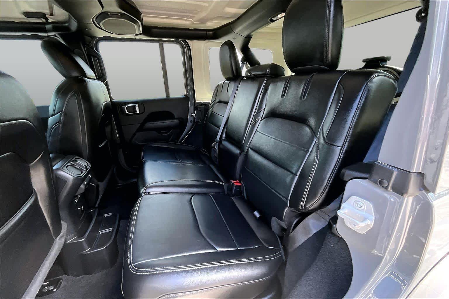 Used 2023 Sting-Gray Clearcoat Jeep Sahara image 20