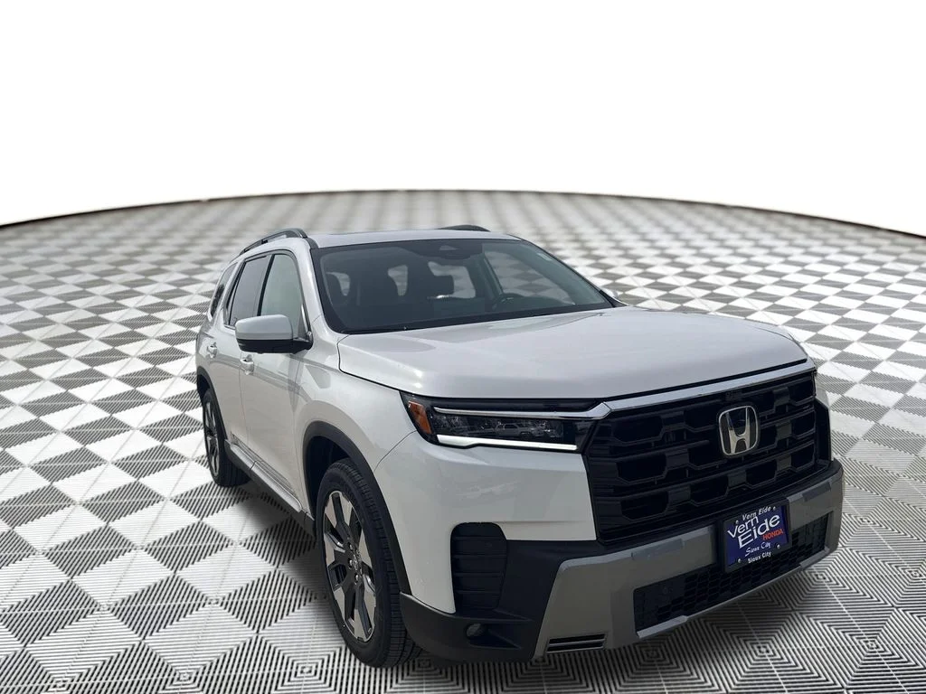 New 2026 Platinum White Pearl Honda AWD Elite image 7