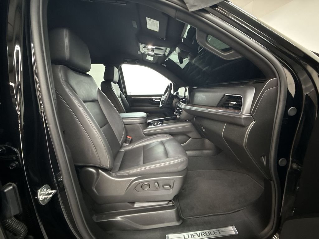Used 2025 Black Chevrolet Z71 image 19