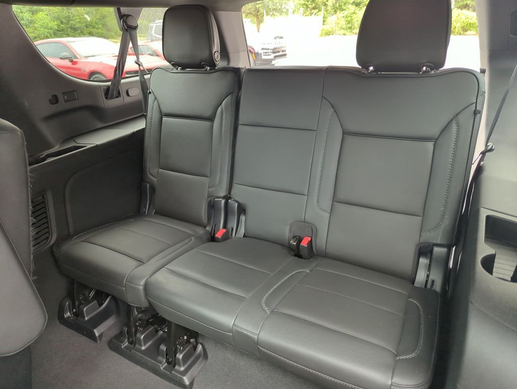 Used 2023 Silver GMC Denali image 30