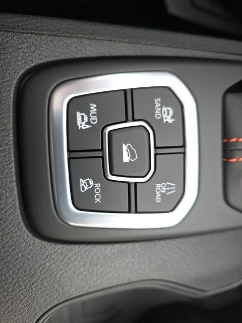 New 2026 Glacier White Nissan Crew Cab PRO-4X® image 19
