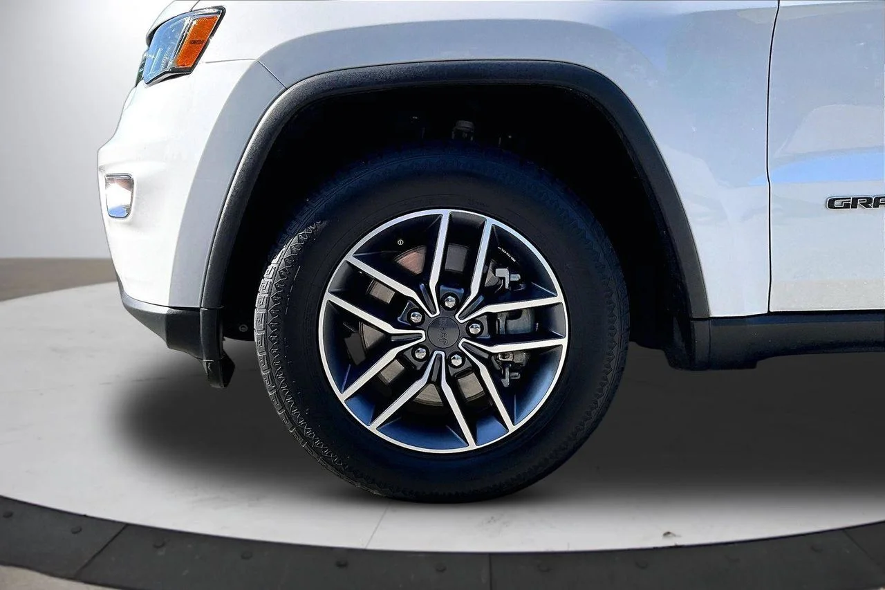 Certified Used 2021 White Jeep Limited image 33