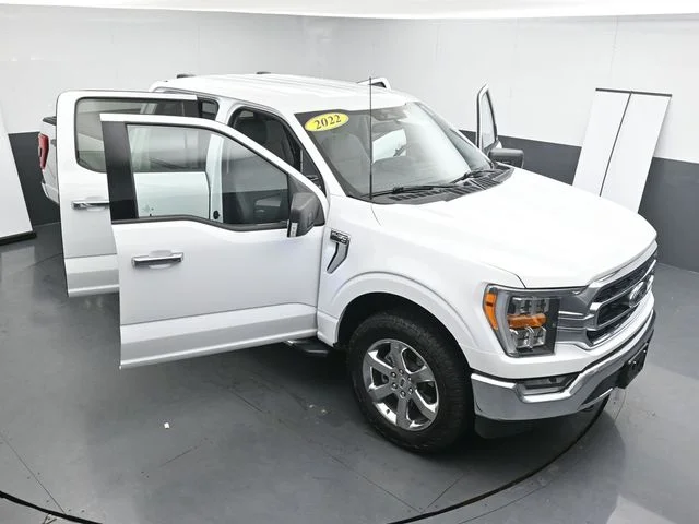Used 2022 White Ford XLT image 33