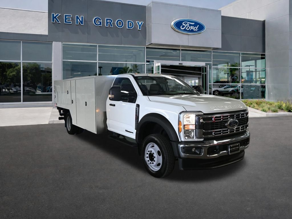 2025 Ford F-550 Super Duty Chassis Cab