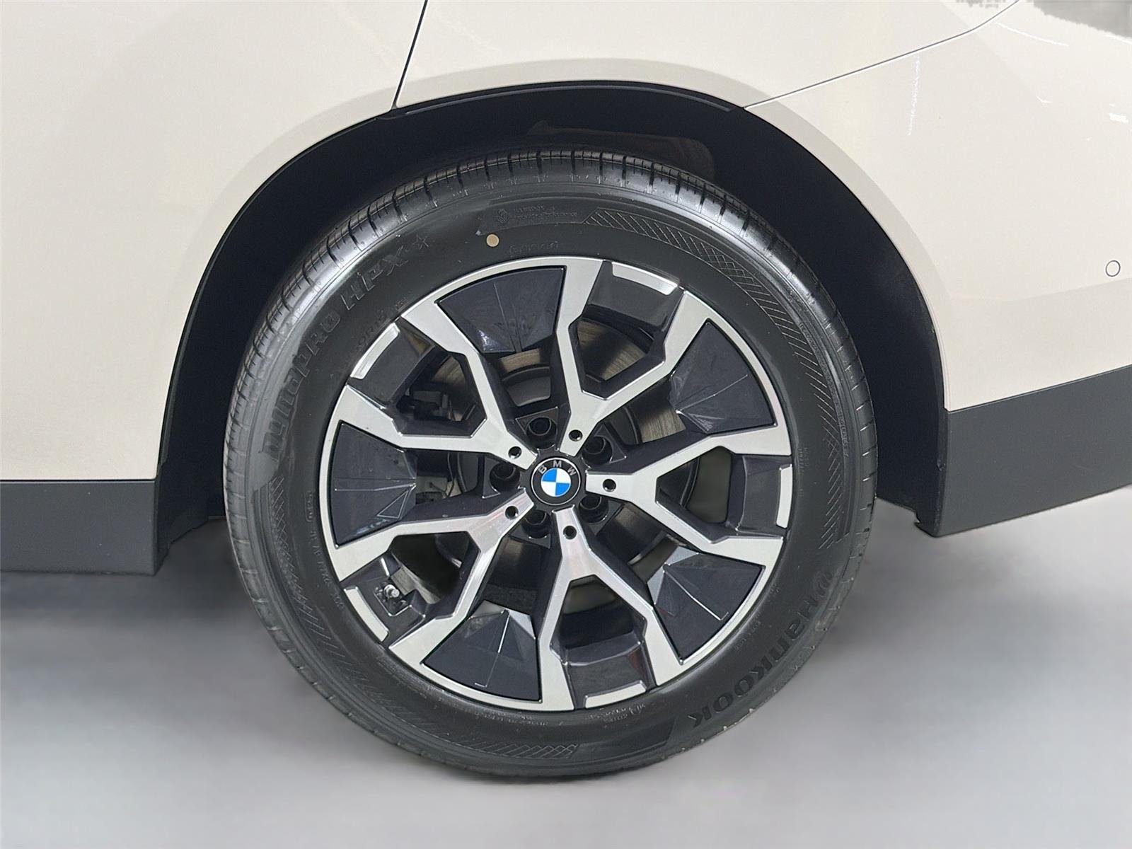 New 2026 Dune Grey Metallic BMW 30 xDrive image 28