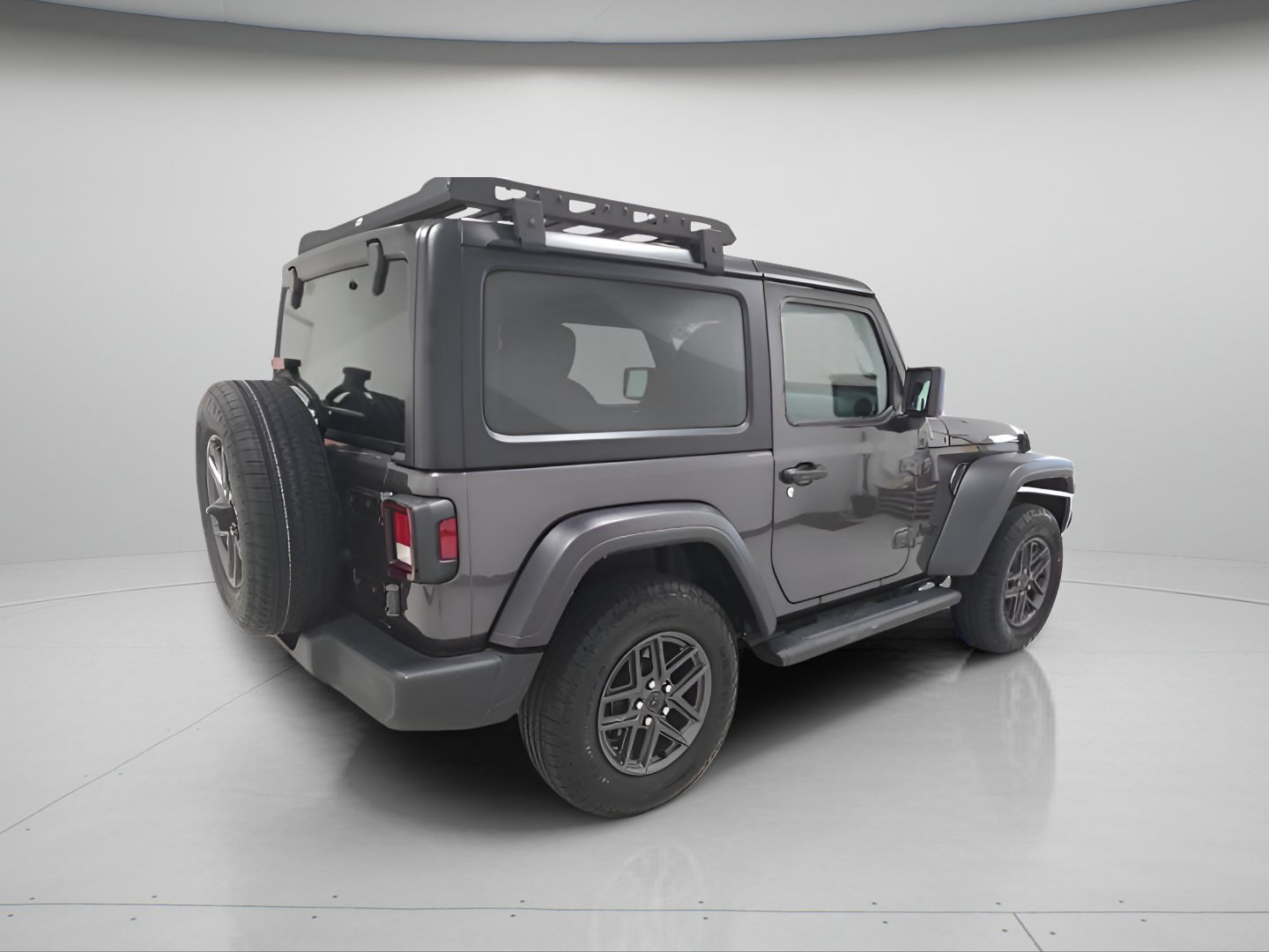 Used 2025 Granite Crystal Metallic Clearcoat Jeep Sport S image 5