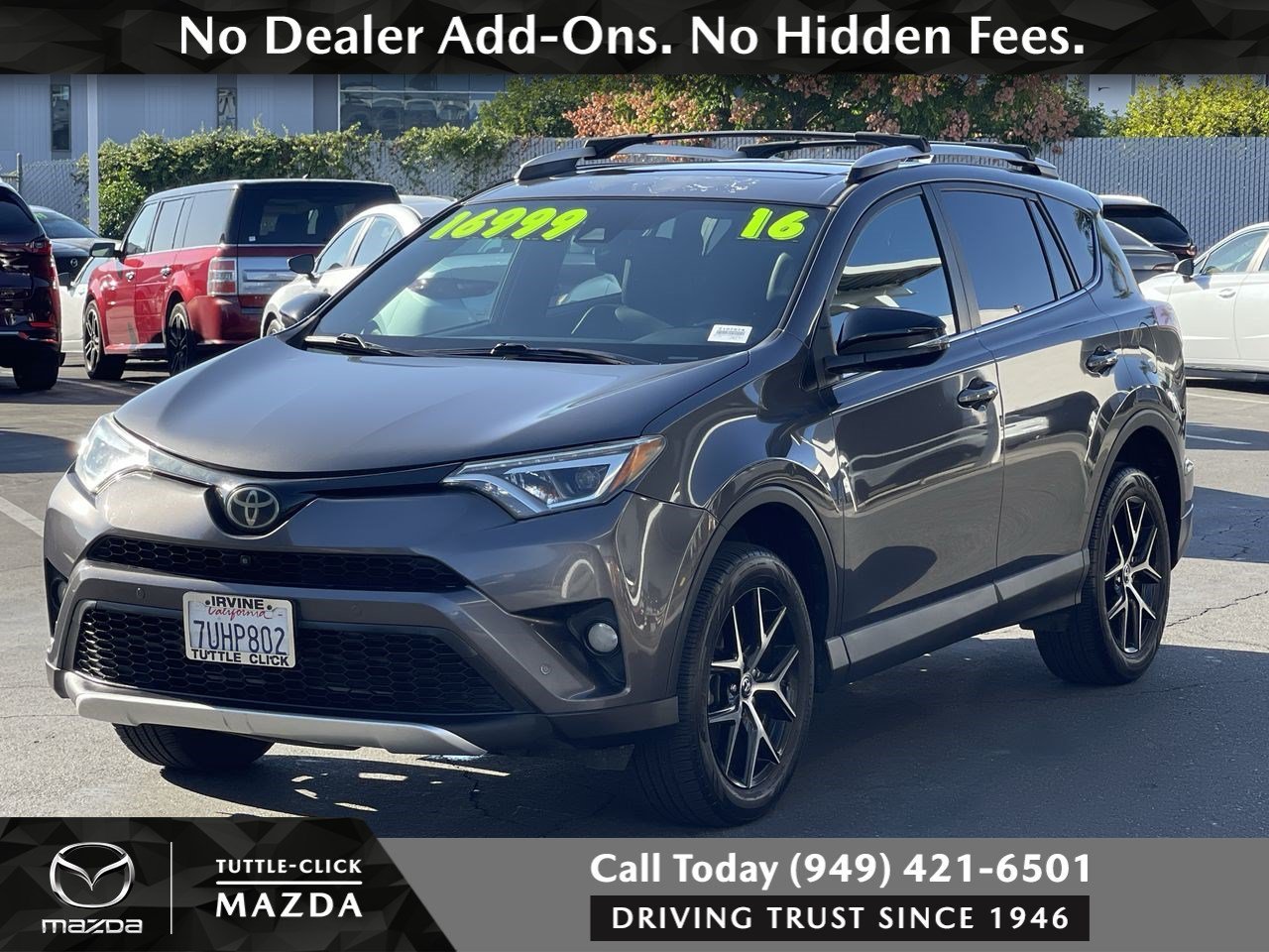 Used 2016 MAGNETIC GRAY MET Toyota SE image 3