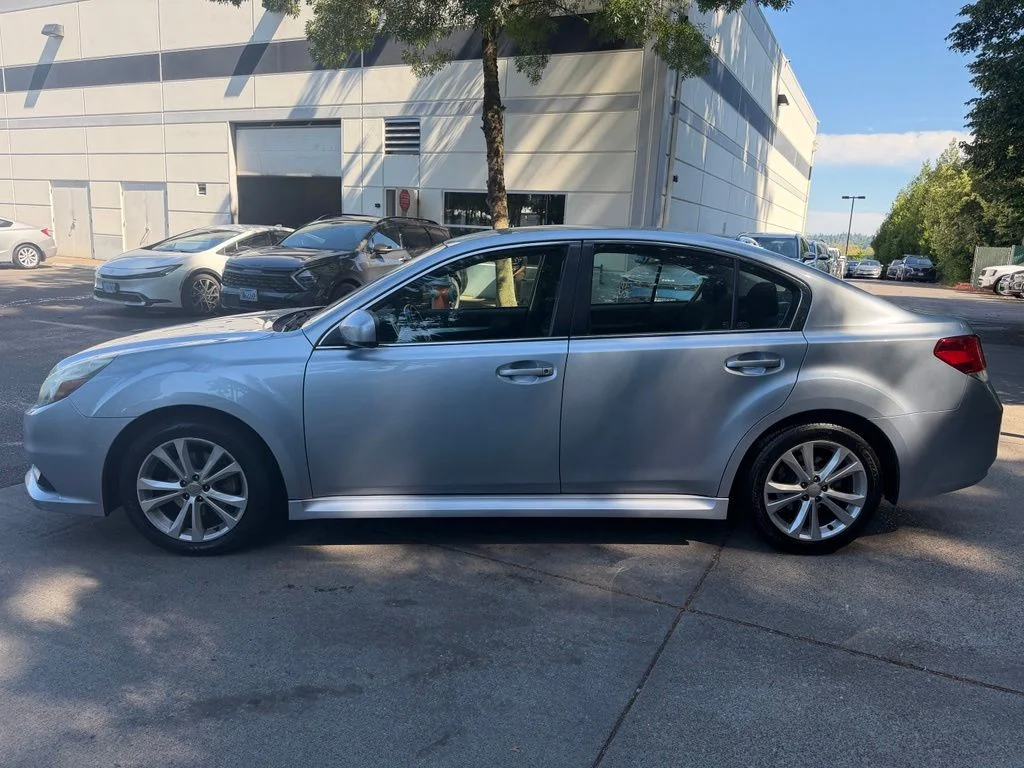 Used 2013 Ice Silver Metallic Subaru 2.5i image 7