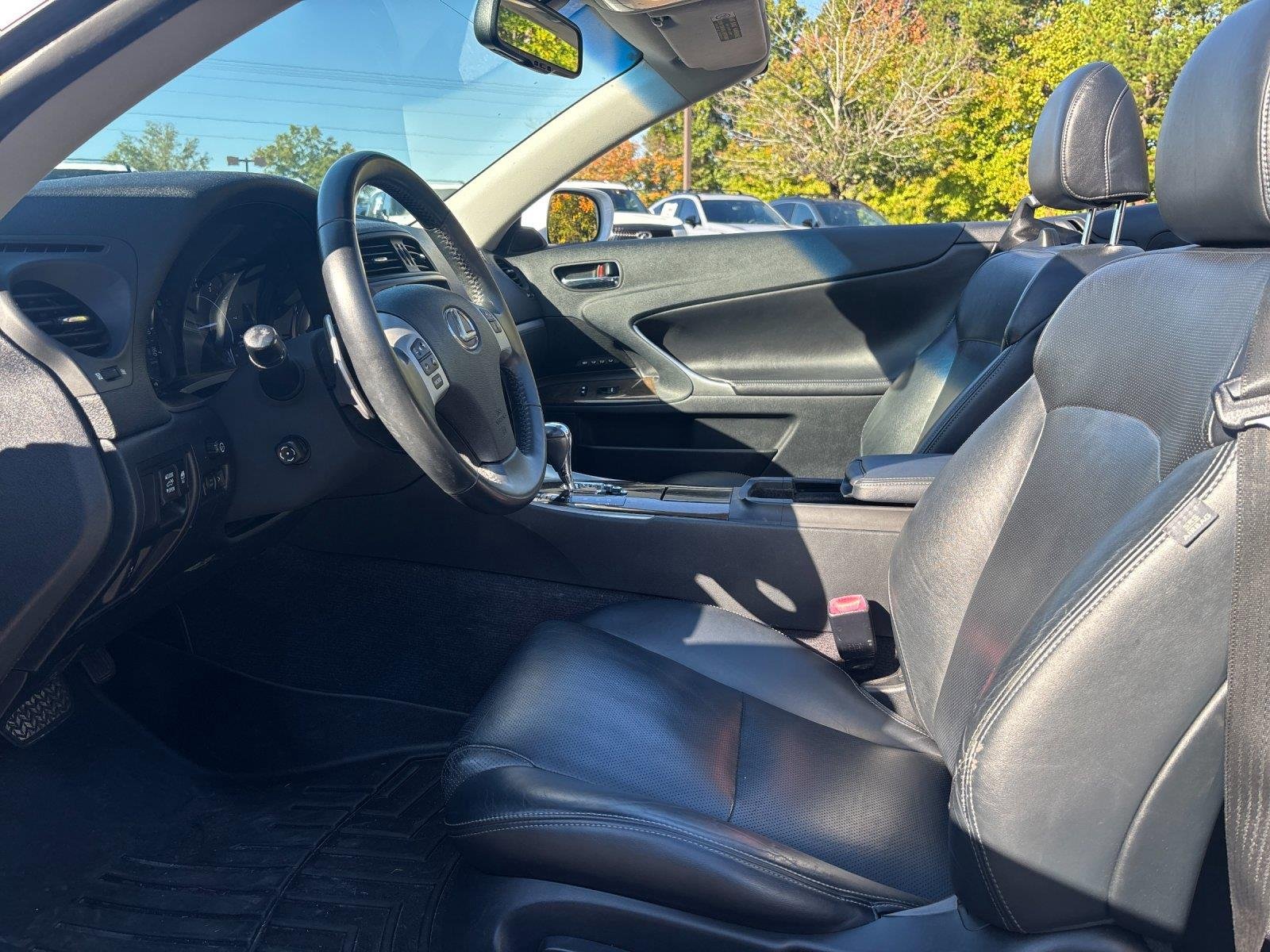 Used 2013 Starfire Pearl Lexus Base image 15