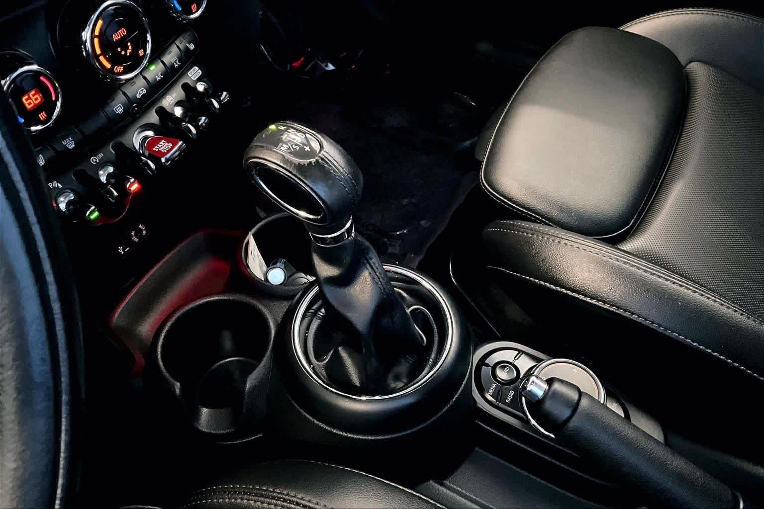 Used 2018 Thunder Grey Metallic MINI Cooper S image 17