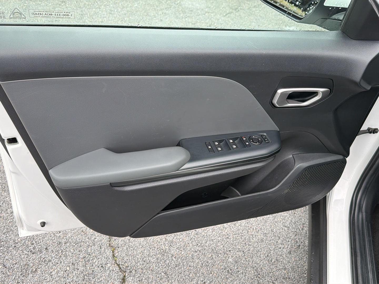 Used 2025 Snow White Pearl Kia LXS image 16