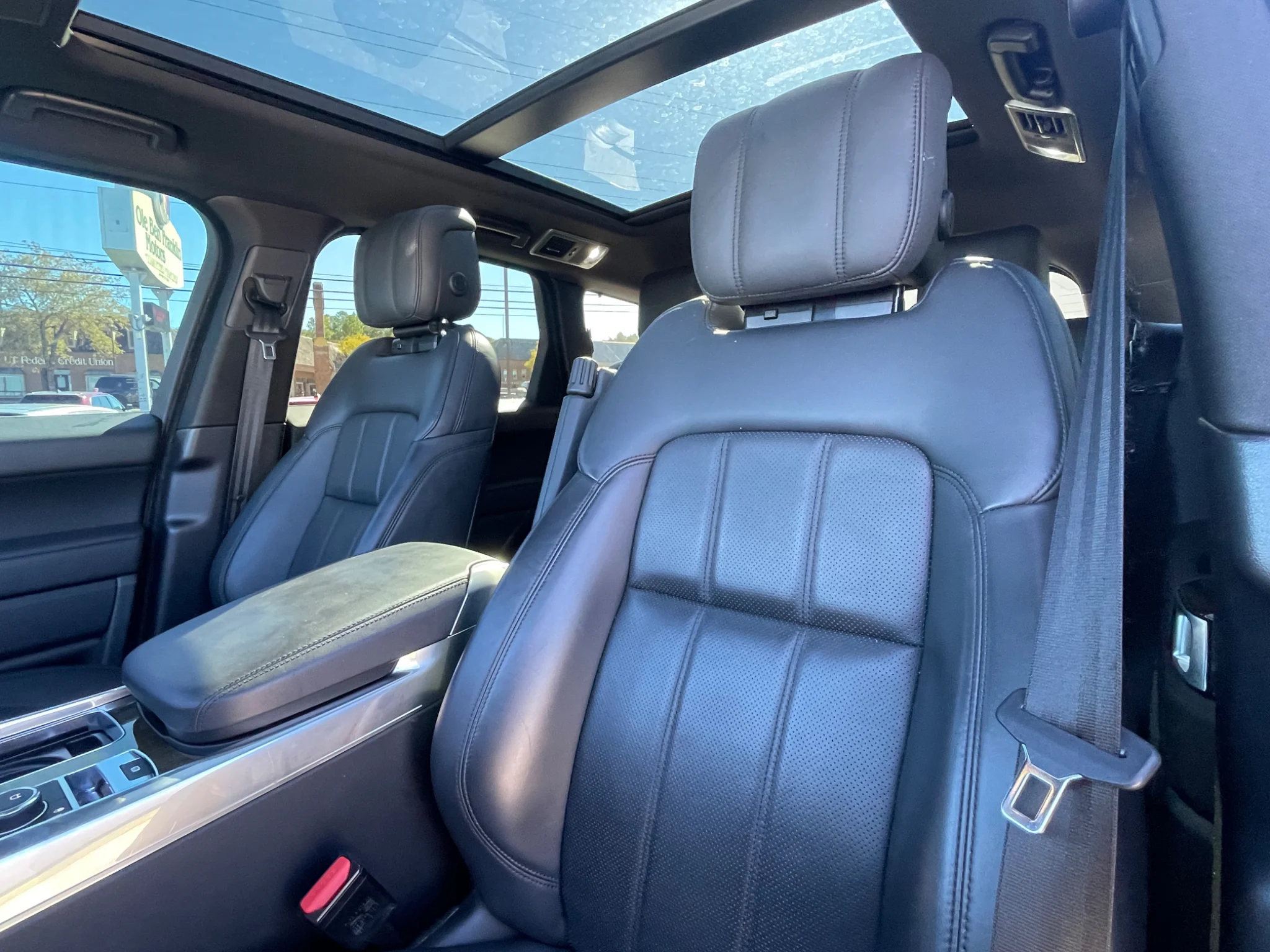 Used 2022 White Land Rover HSE Silver Edition image 20