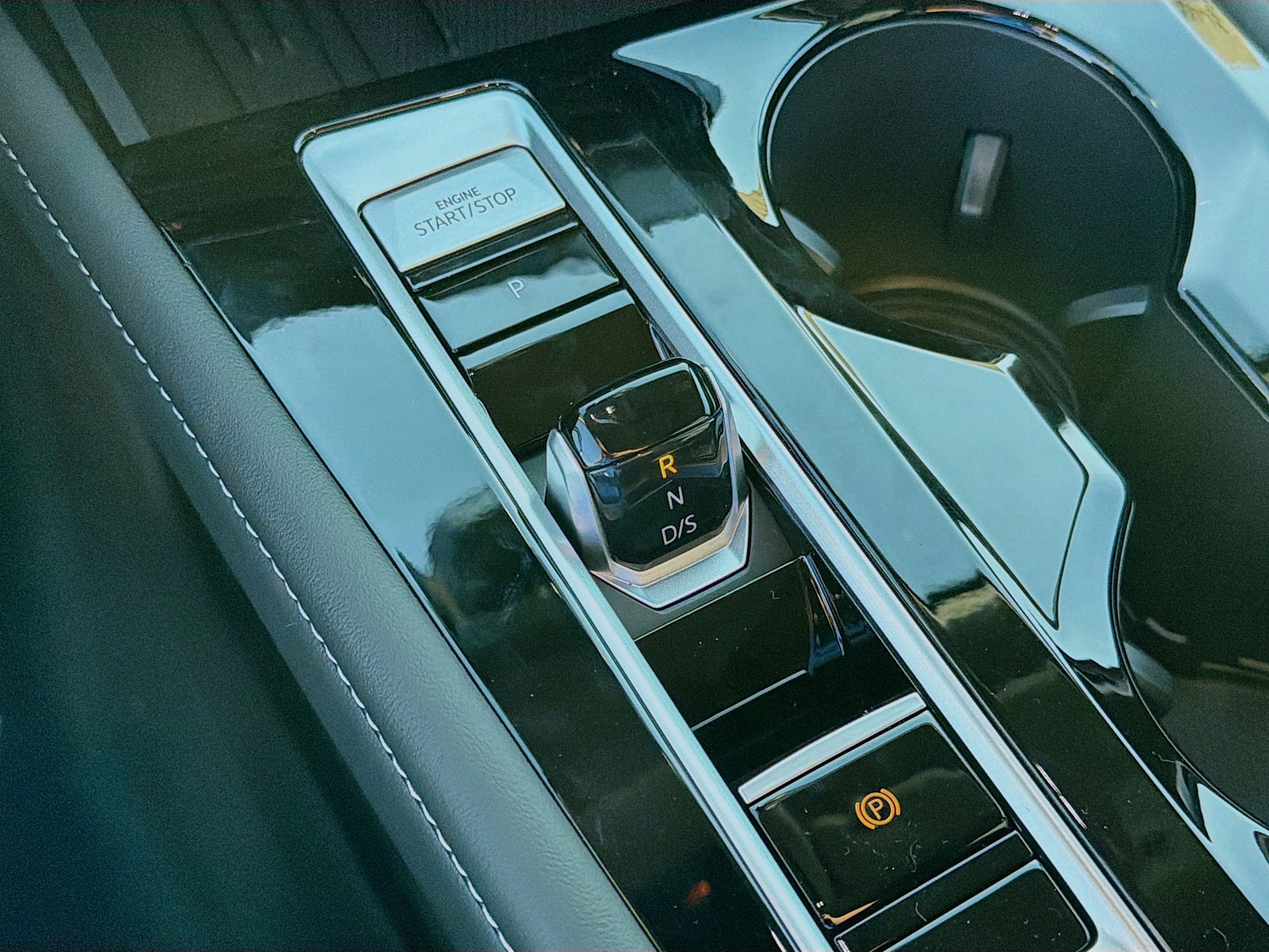 2026 Volkswagen Atlas SE w/Tech - Photo 15