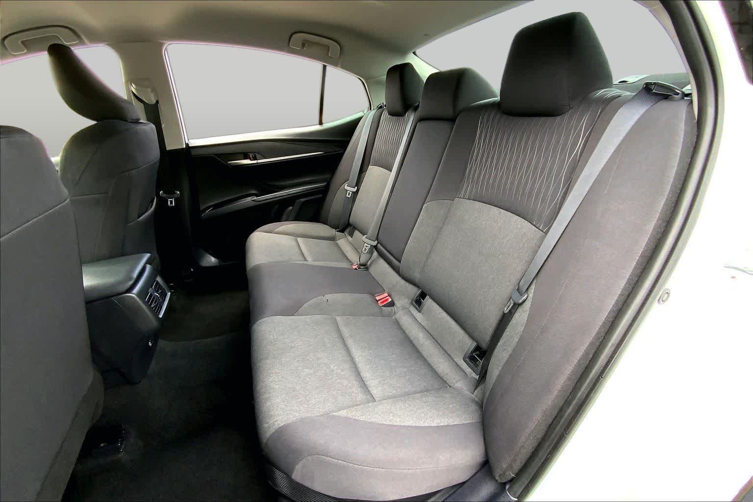 Used 2025 Ice Cap Toyota LE image 20