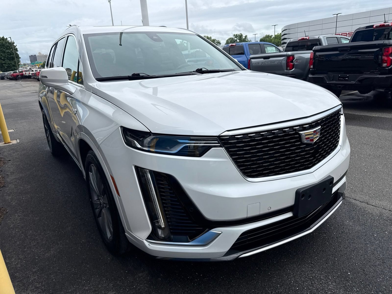 Used 2020 CRYSTAL WHITE TRICOAT Cadillac AWD Premium Luxury image 4