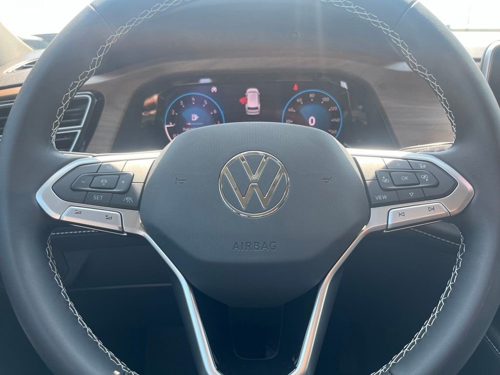 New 2026 White/off-white Volkswagen 2.0T SE image 18