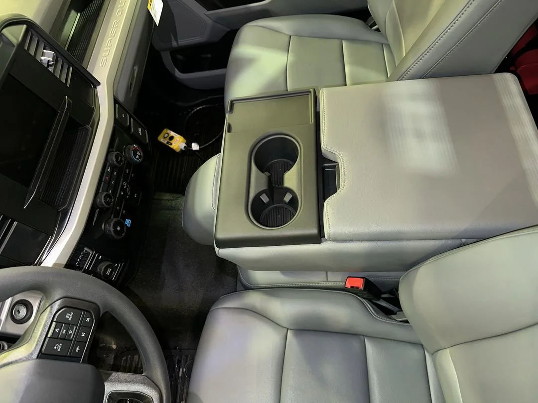 New 2025 Oxford White Ford F-550® XL image 18