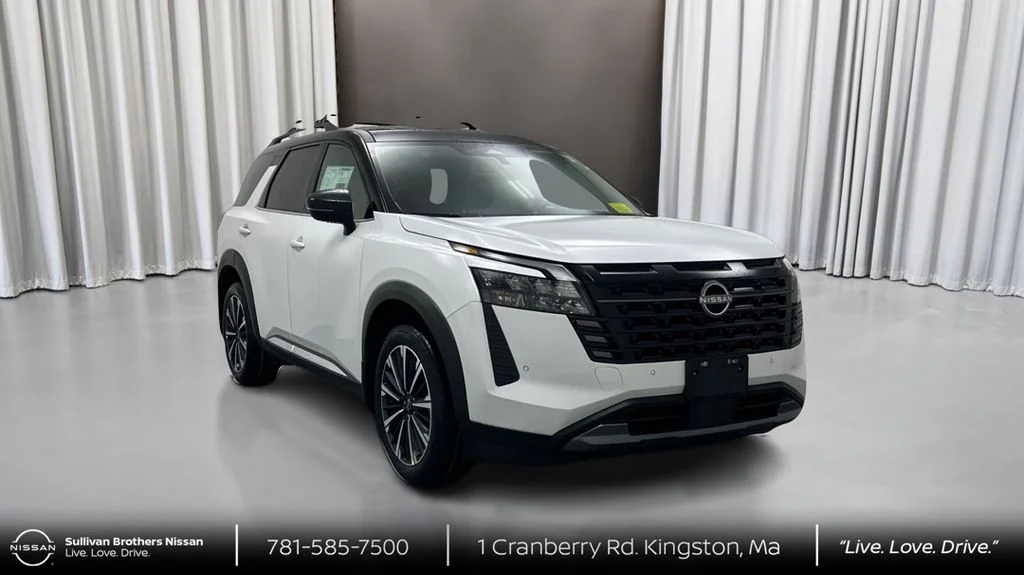 New 2026 Everest White Pearl TriCoat / Super Black Two-tone Nissan Platinum image 3