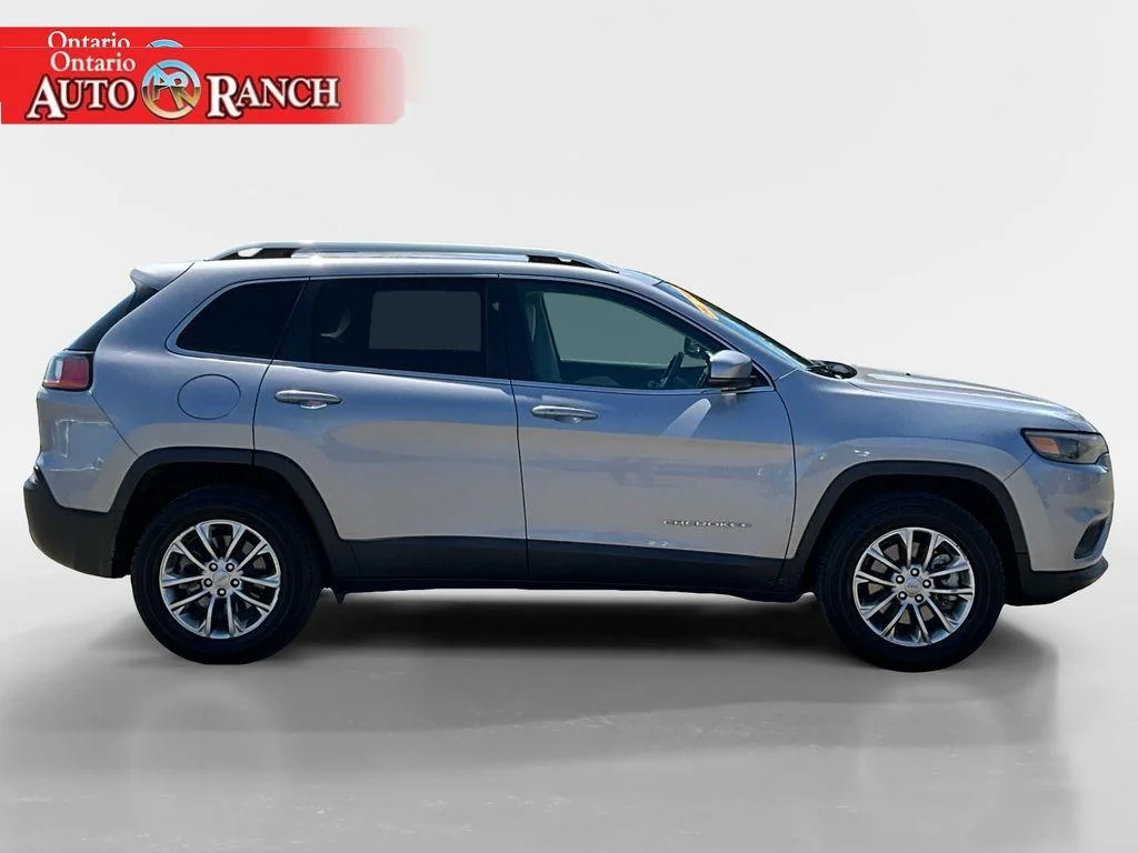 Used 2021 Billet Silver Metallic Clearcoat Jeep Latitude Plus image 6