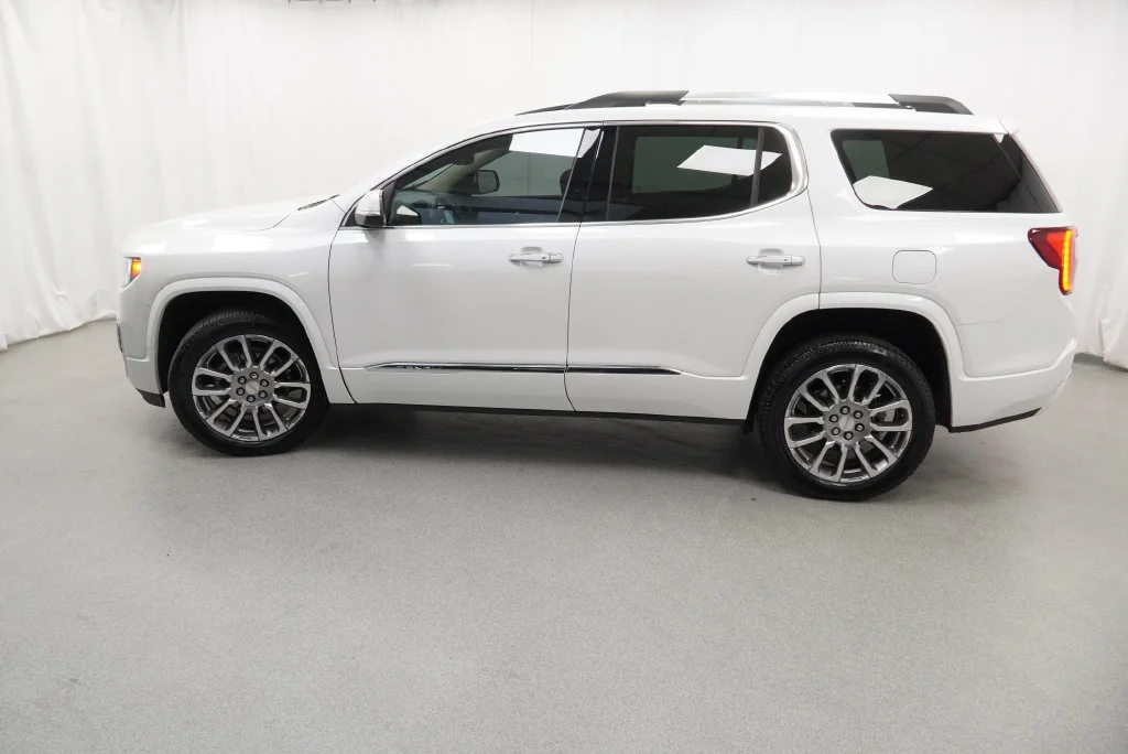 Used 2023 White Frost Tricoat GMC Denali image 44