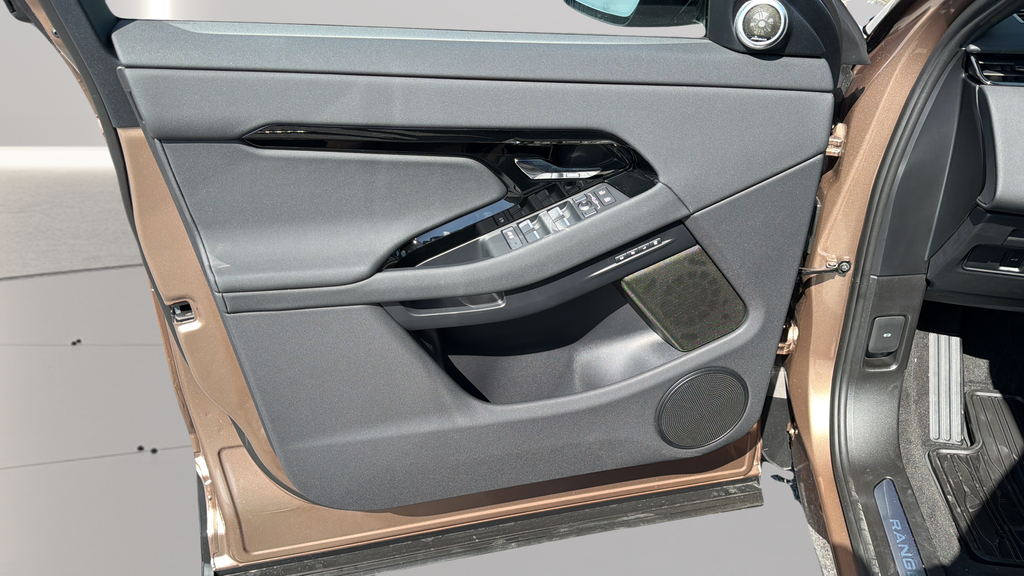 New 2026 Corinthian Bronze Land Rover S image 20
