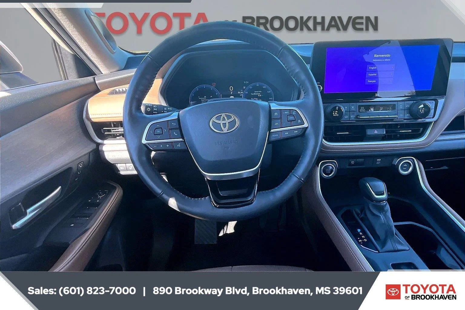 Used 2024 Coastal Cream Toyota Platinum image 5