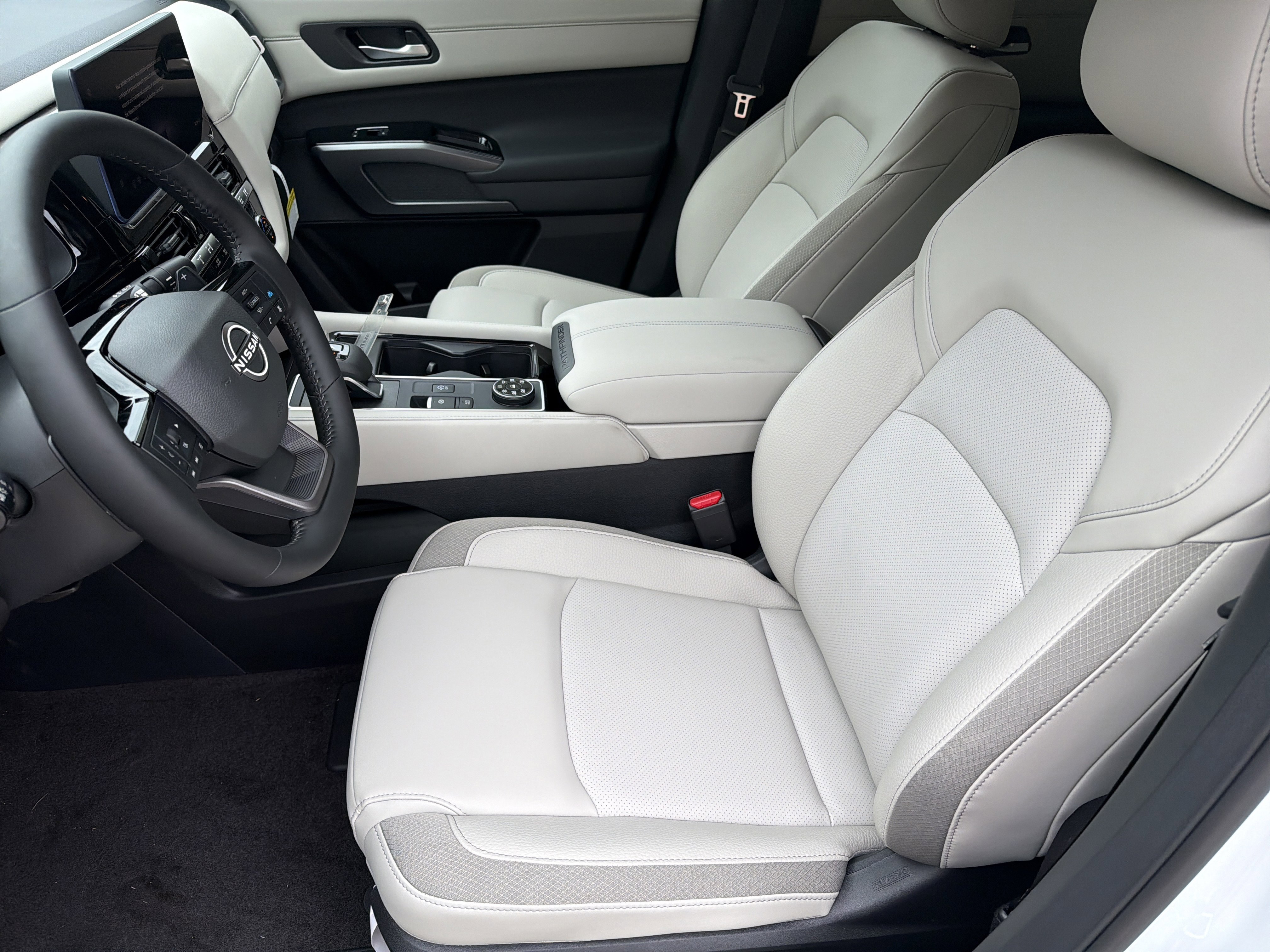 New 2026 Everest White Pearl Tricoat Nissan SL image 10