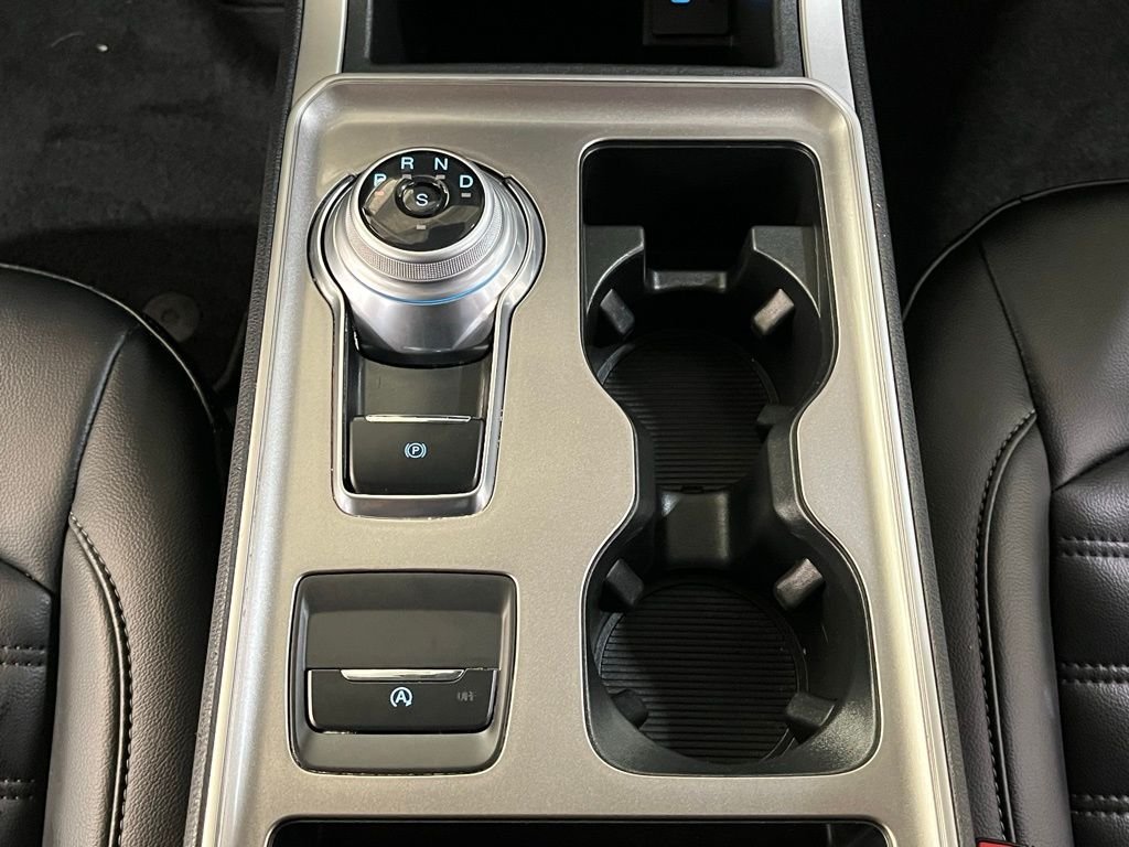 Used 2024 Gray Ford SEL image 23