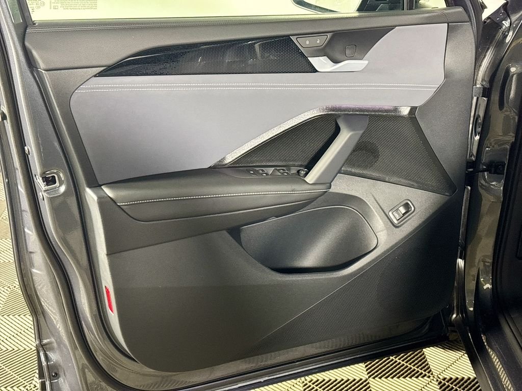 New 2026 Platinum Gray Metallic Volkswagen 2.0T SE image 10