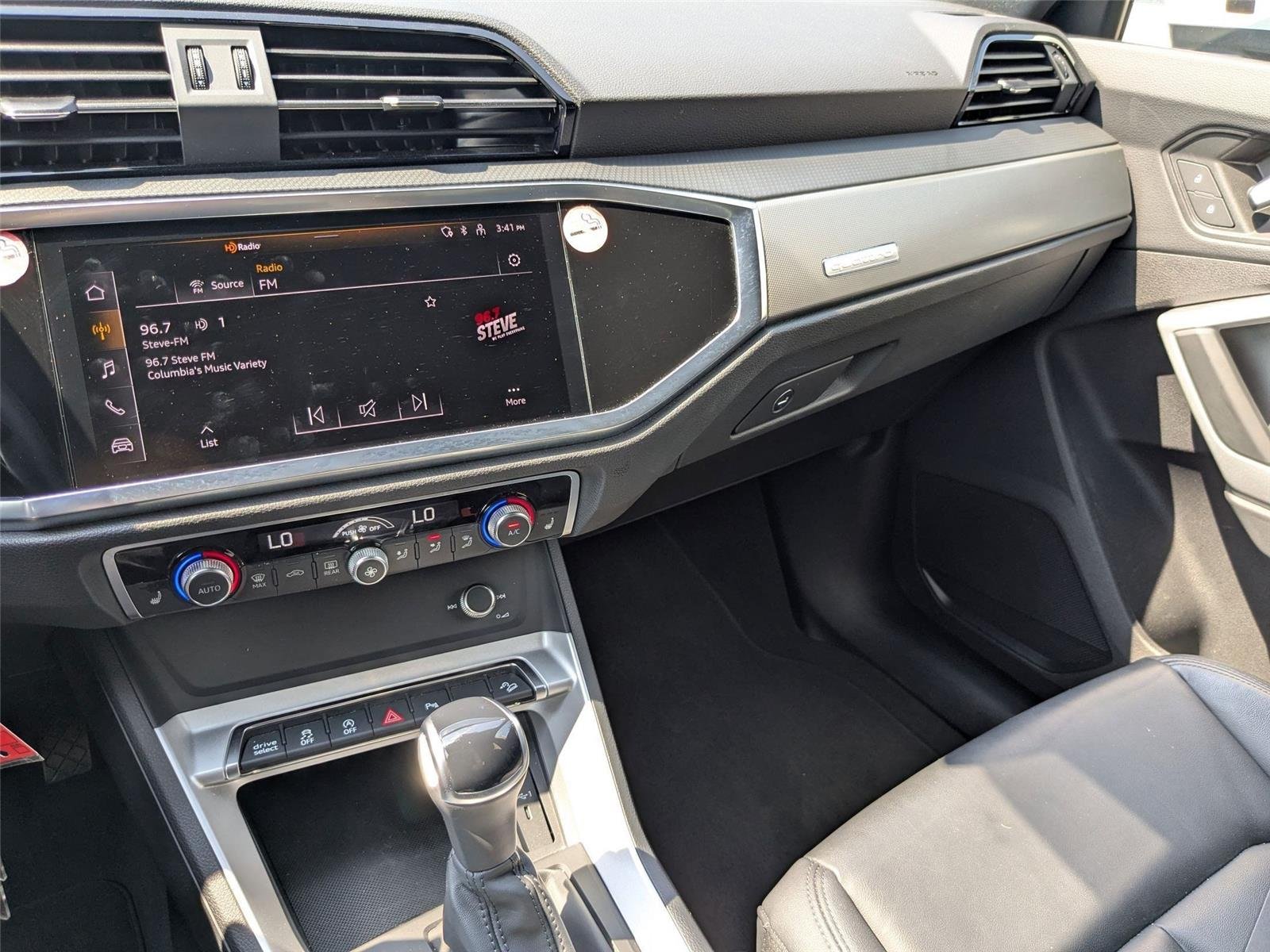 Used 2025 Arkona White Audi S line Premium image 17