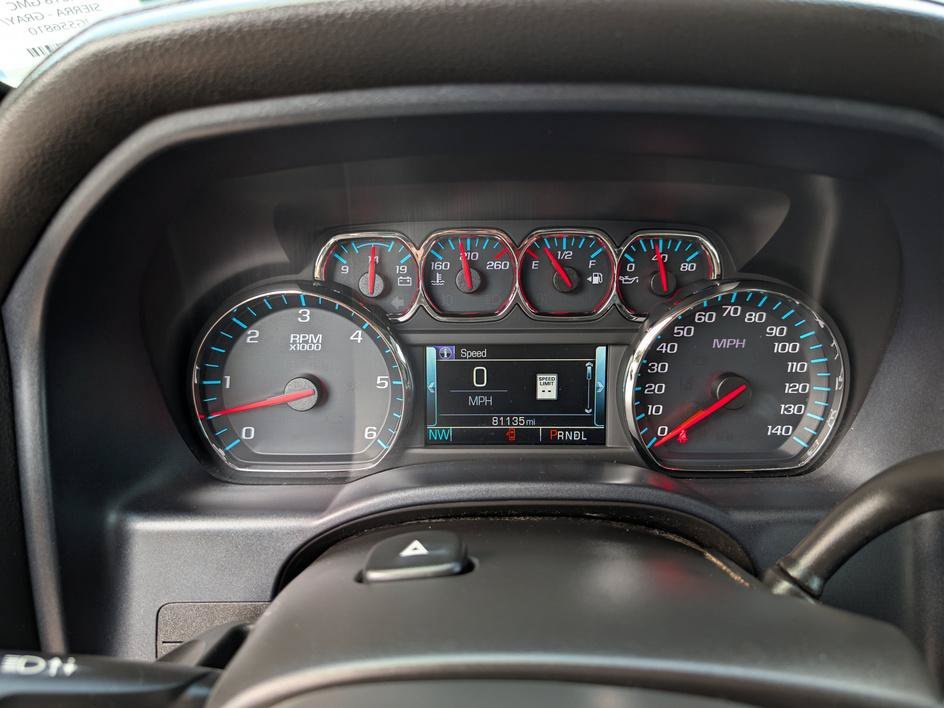 Used 2018 Dark Slate Metallic GMC SLT image 21