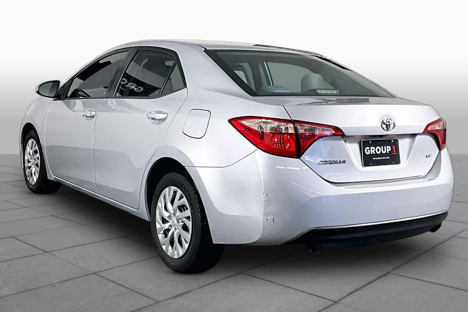 Used 2017 Classic Silver Metallic Toyota L image 12