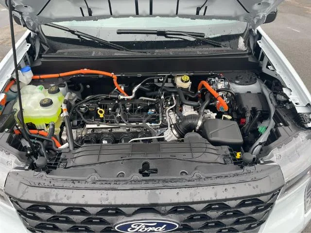 New 2026 Space White Metallic Ford XLT image 67